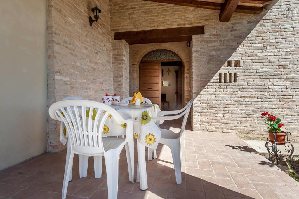Ferienwohnung Ciards House Montefalco Zimmer foto